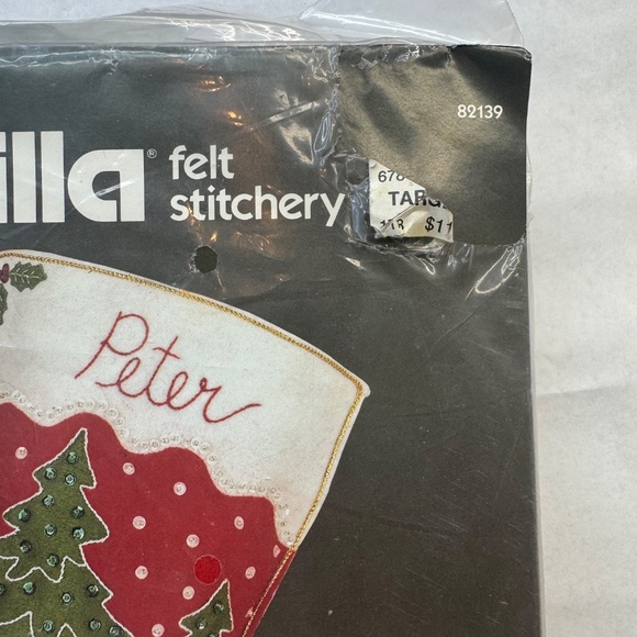 VTG Bucilla Santa At North Pole Needlepoint Christmas Heirloom Stocking Kit 18" - Picture 3 of 7